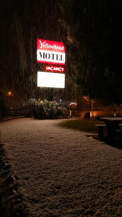Yellowhead Motel Valemount Esterno foto